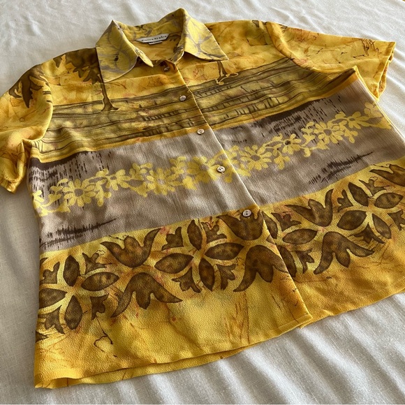Vintage Hawaiian Yellow Organic Pattern Short Sleeve Button-Up Blouse - Picture 6 of 10